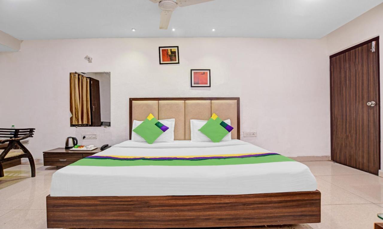 Treebo Trend Royal Galaxy Park Hotel Индор Екстериор снимка