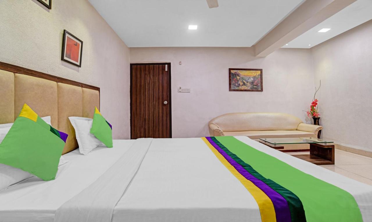 Treebo Trend Royal Galaxy Park Hotel Индор Екстериор снимка